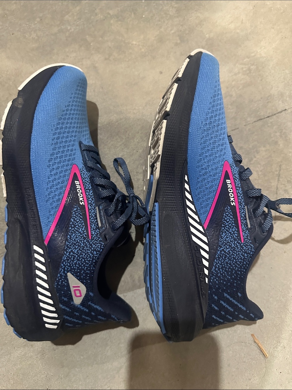 Brooks Blue and Navy Women's Running Sneakers with Pink Accents worn 1-2 times